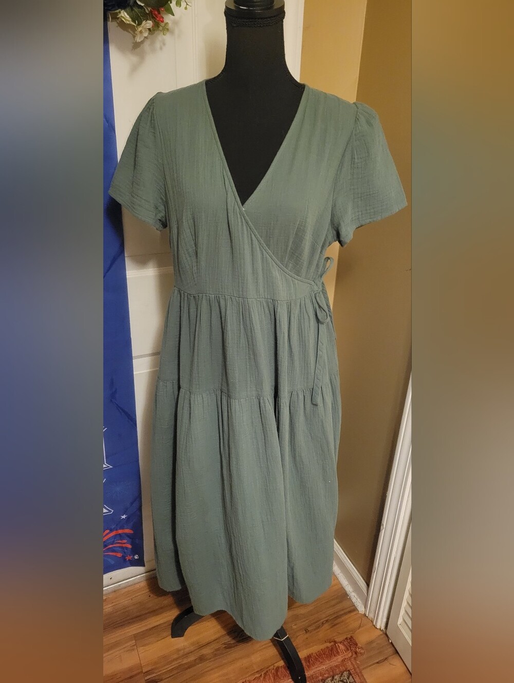 Universal Thread Short Sleeve Cotton Gauze Midi Wrap Dress. Size Small, NWT